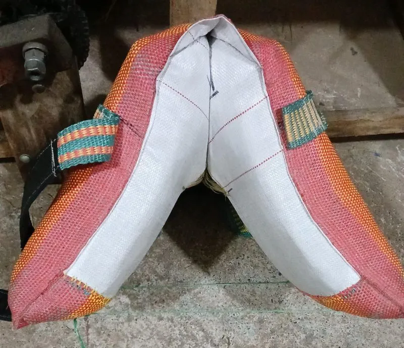 Enjalma  impermeable sin manta y con carpa en su lugar, ideal para zonas lluviosas