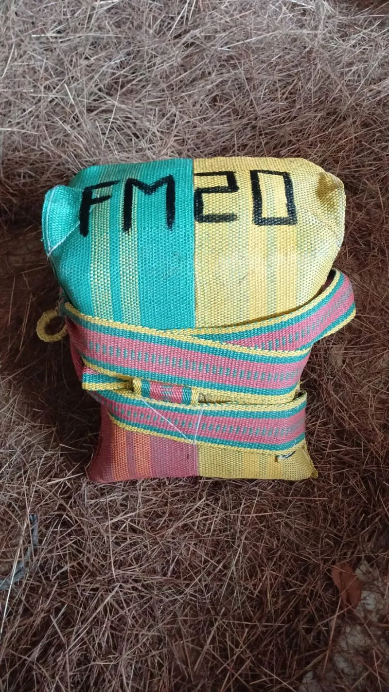 Enjalma con doble falceadura, manta arriero vista de costado 