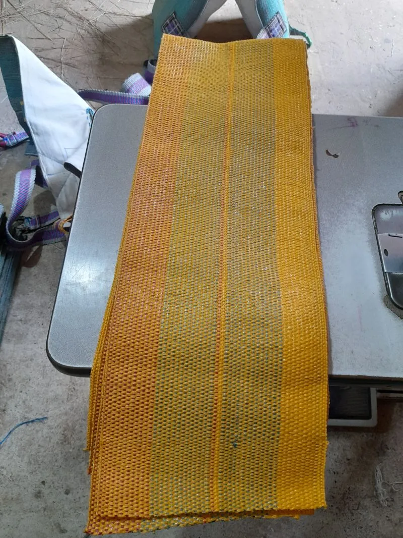 Tapa calibre 3000 de 25.5 cm de ancho  por 154 cm de largo